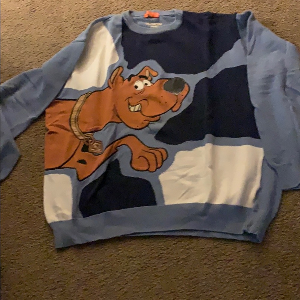 One men’s crewneck by History by Iceberg